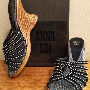 New Sz. 9 Anna Sui Wedge Rhinestone Heels